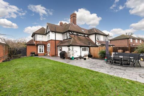 5 bedroom semi-detached house for sale, Wey Manor Road, Addlestone