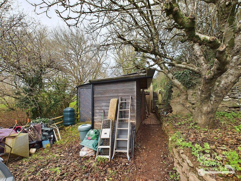 Garage/Sheds