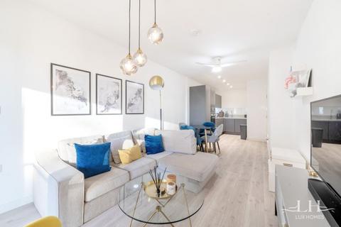 1 bedroom apartment for sale, Lyall House, London