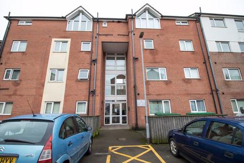 3 bedroom apartment to rent, Sugar Mill Square, Salford M5