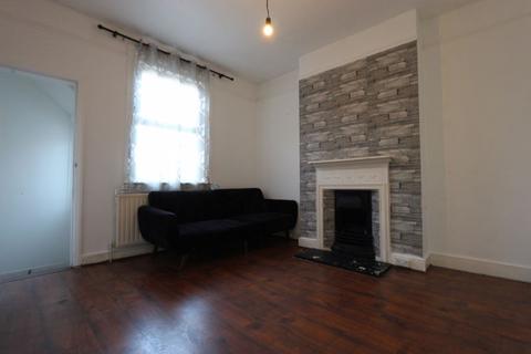 2 bedroom flat to rent, Wood Green N22