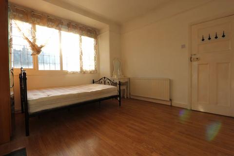 2 bedroom flat to rent, Wood Green N22