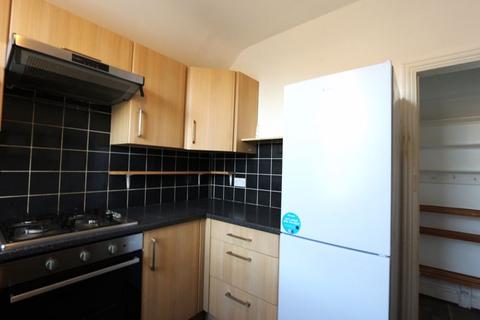 2 bedroom flat to rent, Wood Green N22