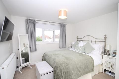 4 bedroom semi-detached house for sale, Courthope Road, Greenford