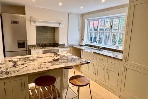 undefined, London Road, Calne SN11