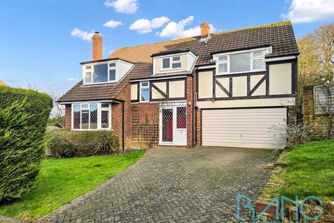 5 bedroom detached house for sale, Farm Close, Cuffley EN6