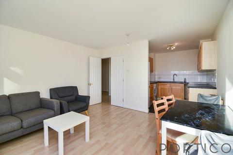 2 bedroom apartment to rent, Fishguard Way