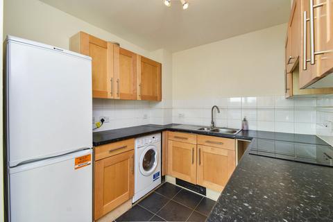 2 bedroom apartment to rent, Fishguard Way