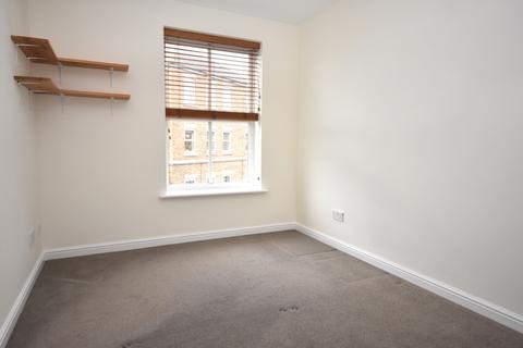 2 bedroom house share to rent, Aylesbury HP19