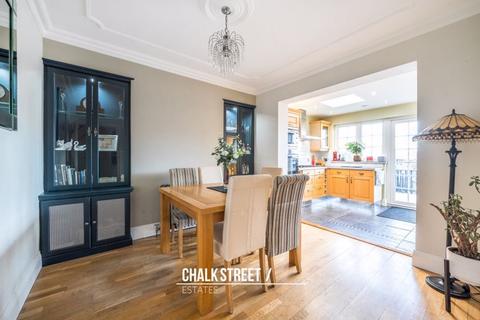 120 Stanley Road, Hornchurch, RM12 4JW