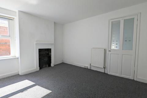 2 bedroom semi-detached house to rent, Green Street