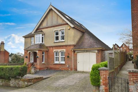 28 Bourne Avenue, Salisbury, SP1 1LS