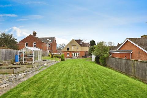 28 Bourne Avenue, Salisbury, SP1 1LS