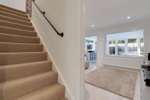 34 Newark Road, Windlesham, GU20 6NE