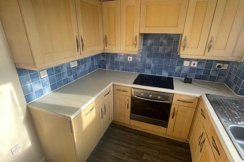 2 bedroom flat to rent, Buxton Close, Edmonton