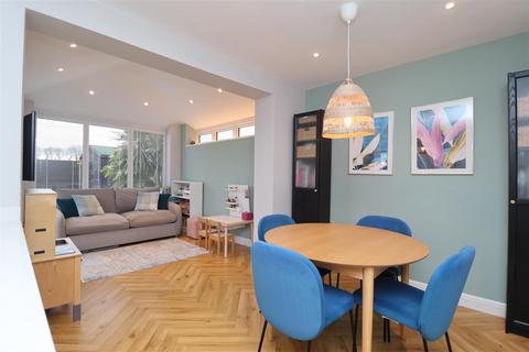49 Arundel Drive, Carlton In Lindrick, Worksop, S81 9DL