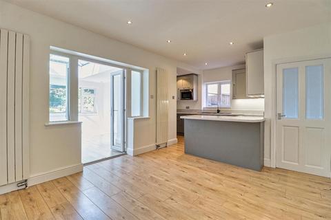 3 bedroom semi-detached house for sale, Outwood Walk, Horsforth, Leeds, West Yorkshire, LS18