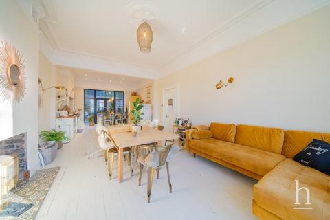 8 bedroom semi-detached house for sale, Devonshire Road, West Kirby CH48