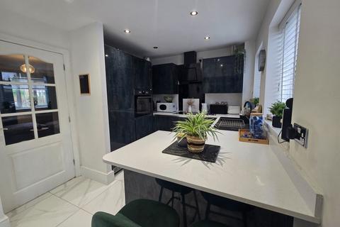 49 Herbert Thomas Way, Birchgrove, Swansea, SA7 0HG