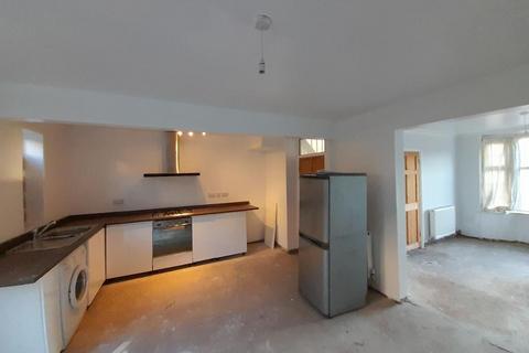 35 Kirk Road, Nottingham, NG3 6GX