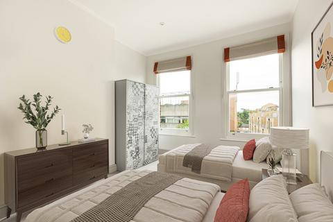 3 bedroom apartment to rent, Stormont Road, London, SW11