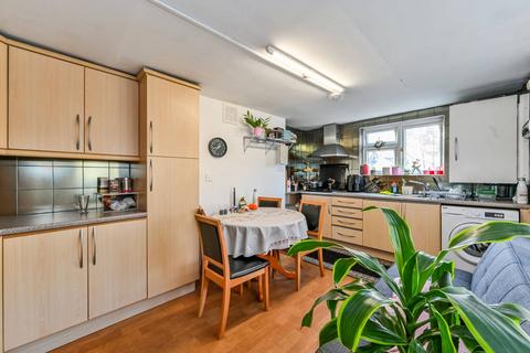 2 bedroom flat for sale, Caledonian Road, Hillmarton Conservation Area, London, N7