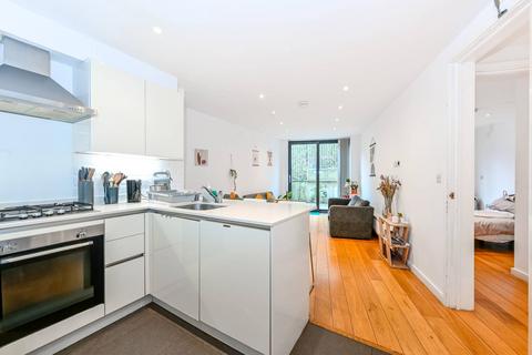 3 bedroom flat to rent, Caledonian Road, Caledonian Road, London, N1