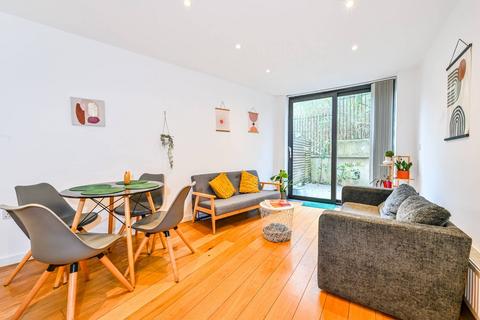 3 bedroom flat to rent, Caledonian Road, Caledonian Road, London, N1