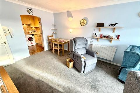 2 bedroom retirement property for sale, Penrith Court, Broadwater Street East, Worthing, West Sussex, BN14 9AN