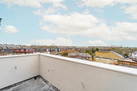 2 bedroom flat for sale, Rosebank Road, Hanwell, W7