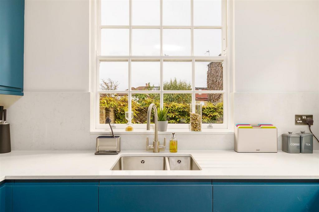 HELLIWELL &amp; CO