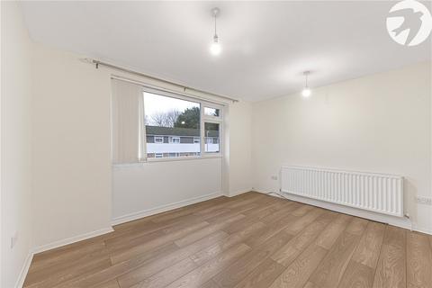 2 bedroom flat for sale, Paddock Close, South Darenth, Dartford, Kent, DA4