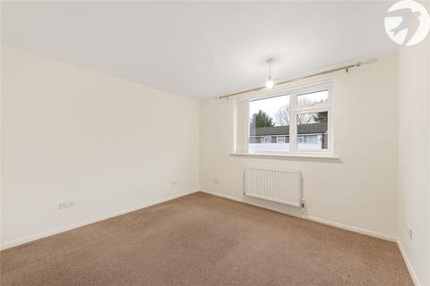 2 bedroom flat for sale, Paddock Close, South Darenth, Dartford, Kent, DA4