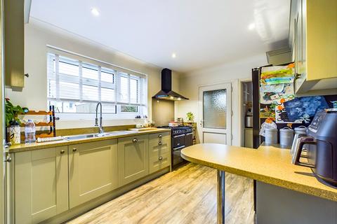 3 bedroom apartment for sale, Bingham Road, Christchurch, Dorset, BH23