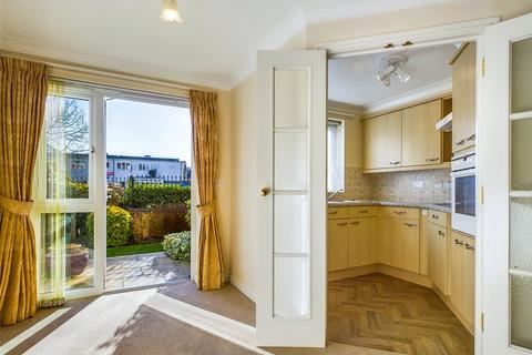 1 bedroom apartment for sale, Lymington Road, Highcliffe, Christchurch, Dorset, BH23