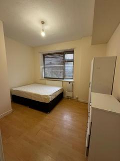 2 bedroom apartment to rent, Alton Gardens, Luton