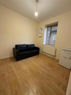 2 bedroom apartment to rent, Alton Gardens, Luton