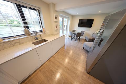12 Archates Avenue, Grays, RM16 6QS