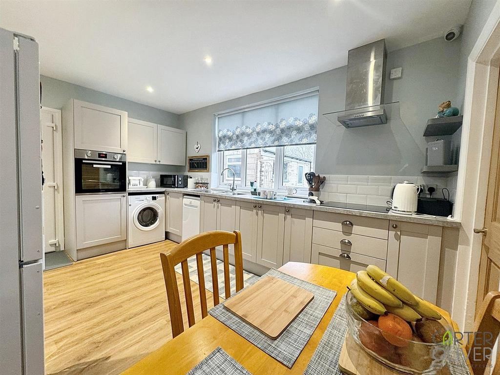 Breakfast kitchen (rear)