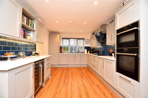 5 bedroom link detached house for sale, Meadow Crescent, Purdis Farm, Ipswich, Suffolk, IP3