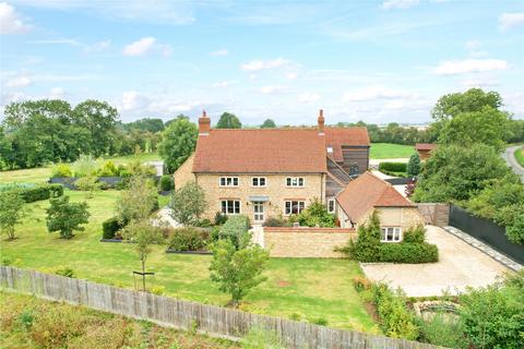 5 bedroom detached house to rent, High Street, Thornborough, Buckingham, Buckinghamshire, MK18