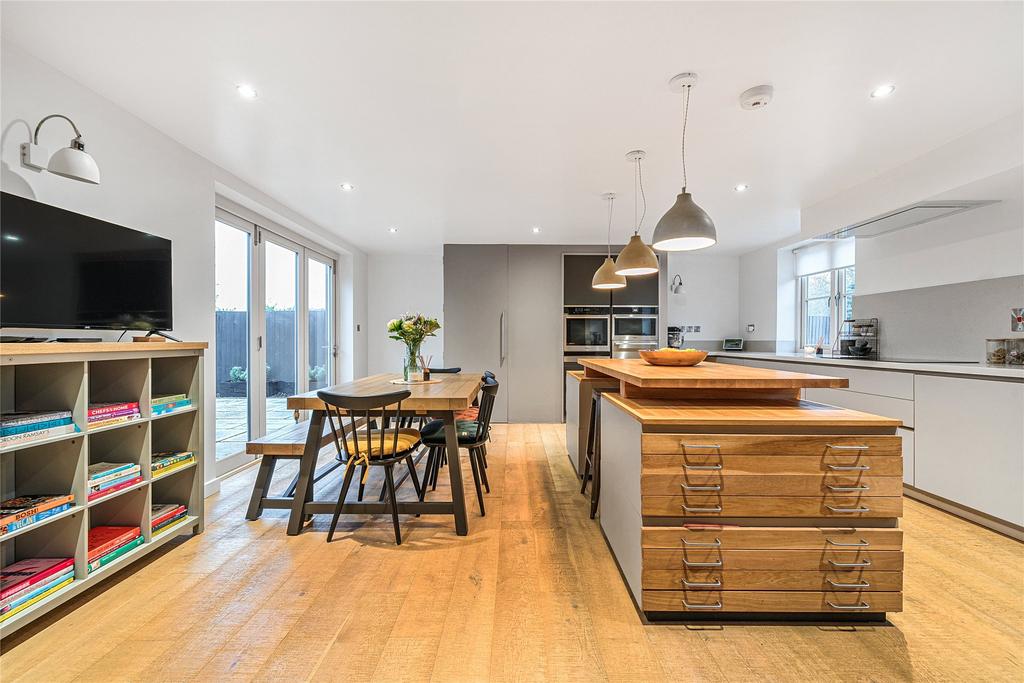 Kitchen/Breakfast