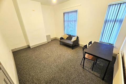 2 bedroom flat to rent, Stamford Road, Longsight, Manchester, M13