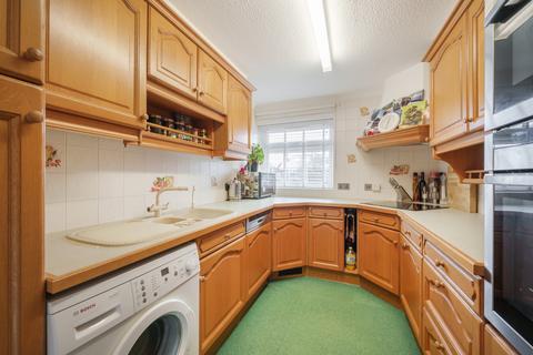 3 bedroom bungalow for sale, The Strouds, Reading RG7