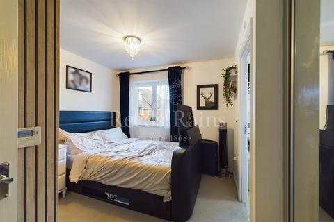 2 Halcrow Avenue, Dartford, DA1 5FX