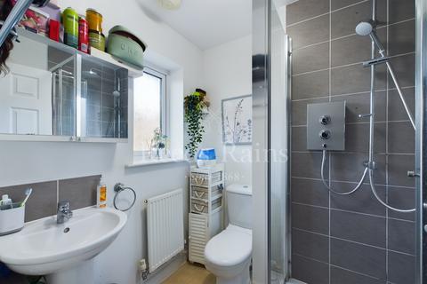 2 Halcrow Avenue, Dartford, DA1 5FX