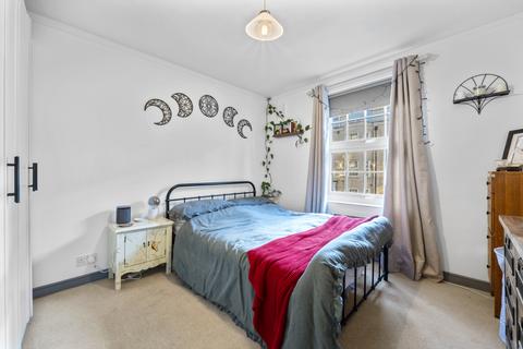 2 bedroom apartment for sale, West Barnes Lane, New Malden KT3