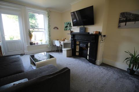 2 bedroom flat to rent, Maidstone Road, Kent ME4