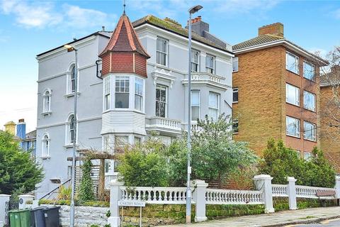 2 bedroom flat to rent, Pevensey Road, East Sussex TN38