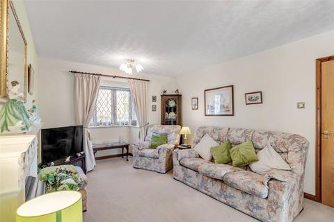 4 bedroom detached house for sale, Harewood Drive, Norwich NR8